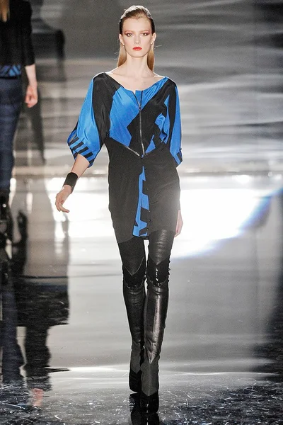 Look 17